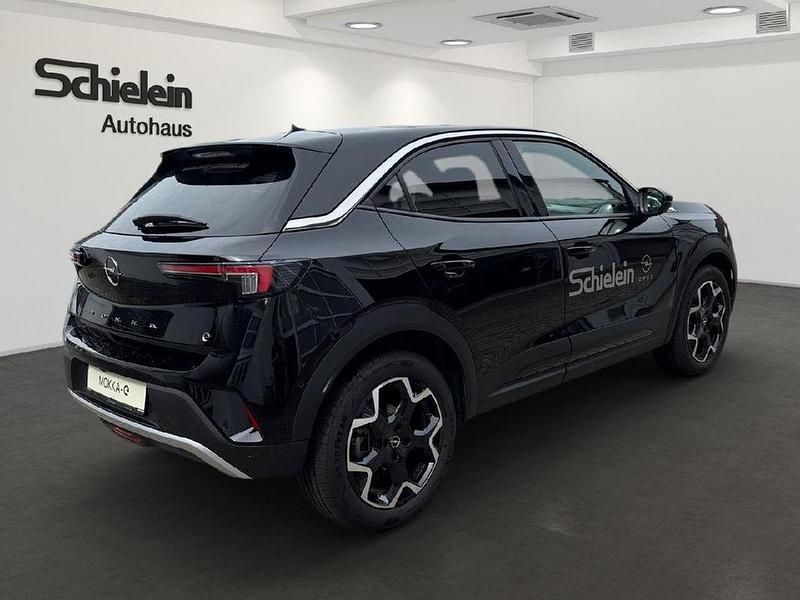 Gebraucht Opel Mokka-e Ultimate 100 kW (136 PS) 2023 Diamant schwarz/karbon schwarz SUV