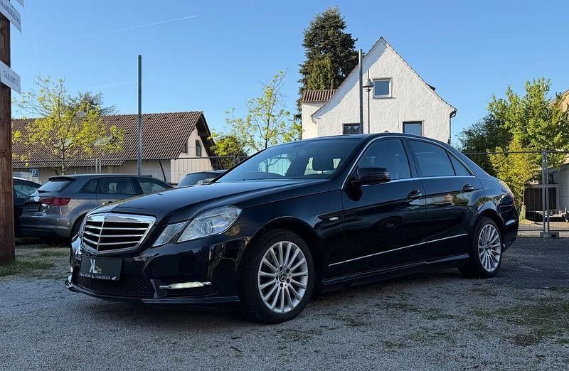 Second-hand Mercedes E350 211 CP (155 kW) 2011 Negru Berlinǎ