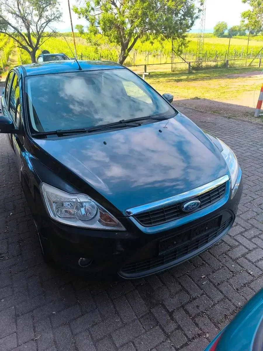 Gebraucht Ford Focus 100 PS (73 kW) 2008 Grau Limousine