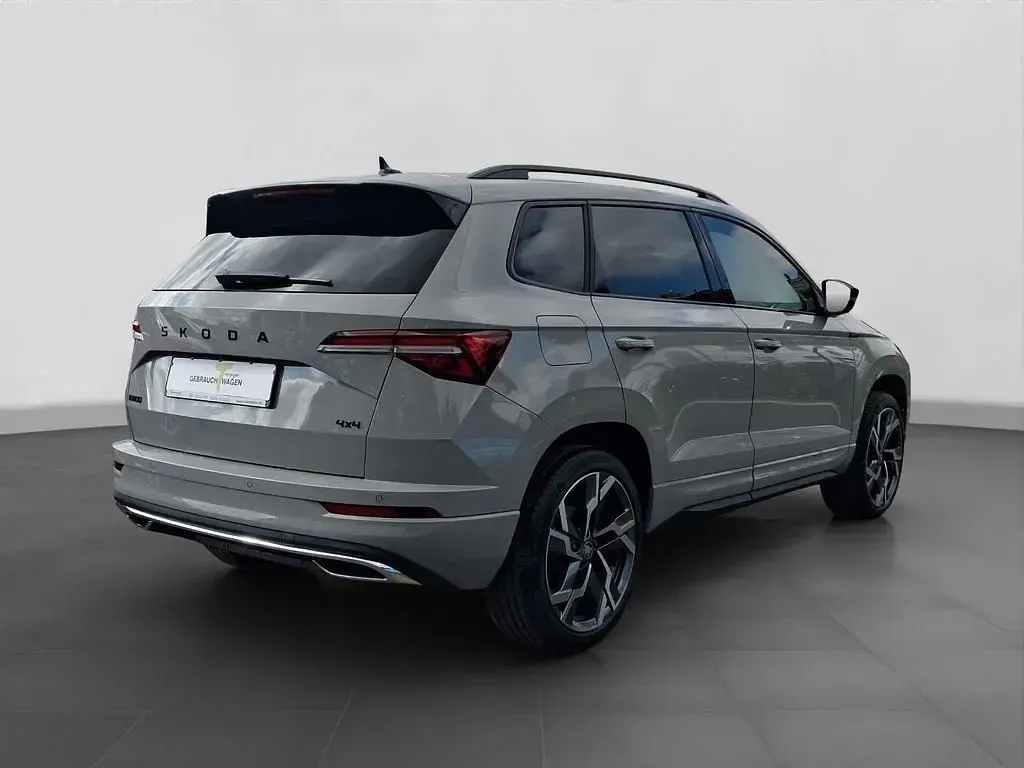Neu Skoda Karoq SportLine 190 PS (139 kW) 2026 Grau SUV