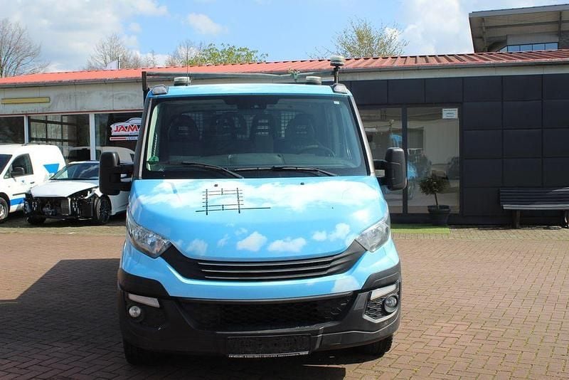 Gebraucht Iveco Daily 136 PS (100 kW) 2017 Weiß Limousine