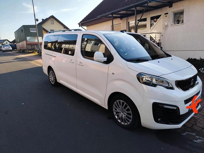 Weiß Gebraucht 2017 Peugeot Traveller Van | 19.990 € (Fairer Preis) - Bild 1/4
