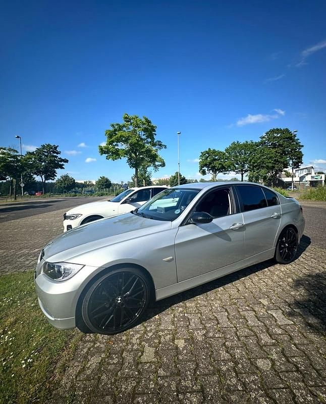 Silber Gebraucht 2006 BMW 320 Limousine | 6.000 € (Teuer) - Bild 1/4