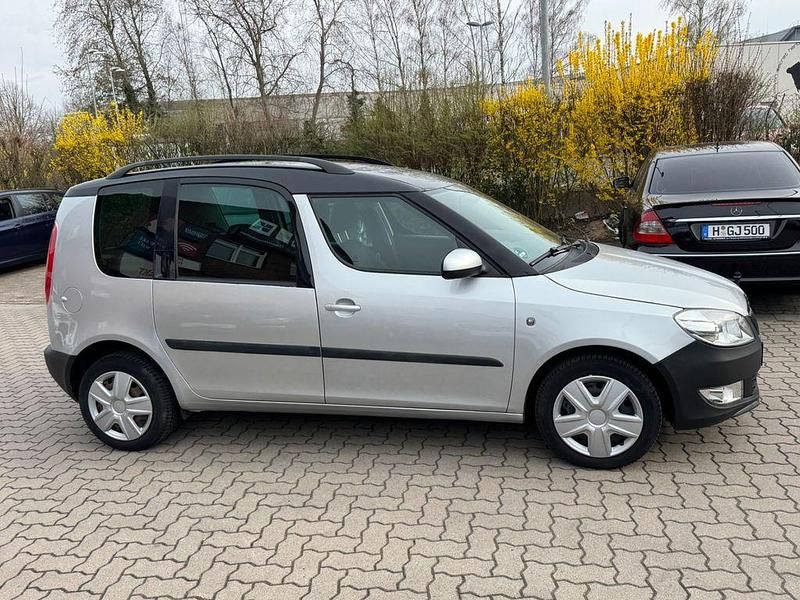 Gebraucht Skoda Roomster Plus Edition 86 PS (63 kW) 2013 Silber Van / Kleinbus