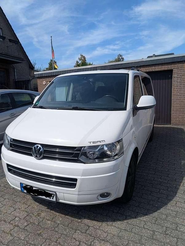Weiß Gebraucht 2010 VW T5 Team Van | 19.900 € (Guter Preis) - Bild 1/4