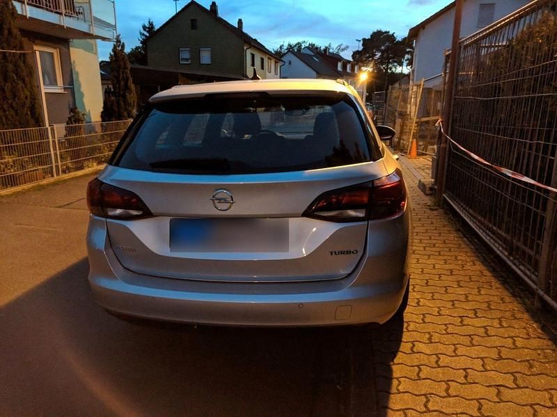 Gebraucht Opel Astra Edition 150 PS (110 kW) 2016 Grau Kombi