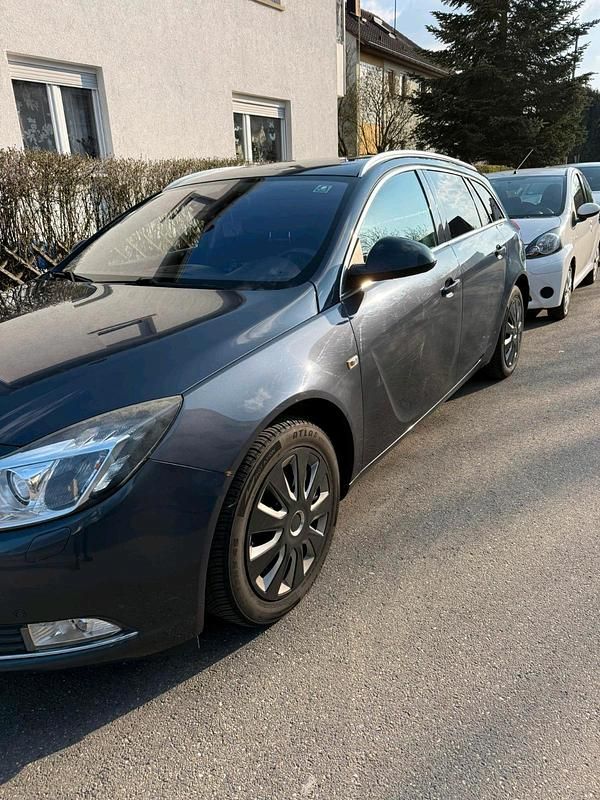 Gebraucht Opel Insignia 131 PS (96 kW) 2011 Kombi