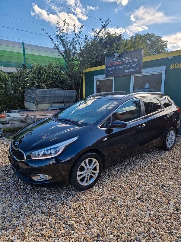 Schwarz Gebraucht 2014 Kia Ceed Sportswagon FIFA World Cup Edition Kombi | 5.950 € (Guter Preis) - Bild 1/4