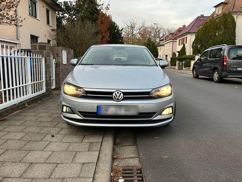 Gebraucht VW Polo Comfortline 80 PS (58 kW) 2018 Grau Kleinwagen