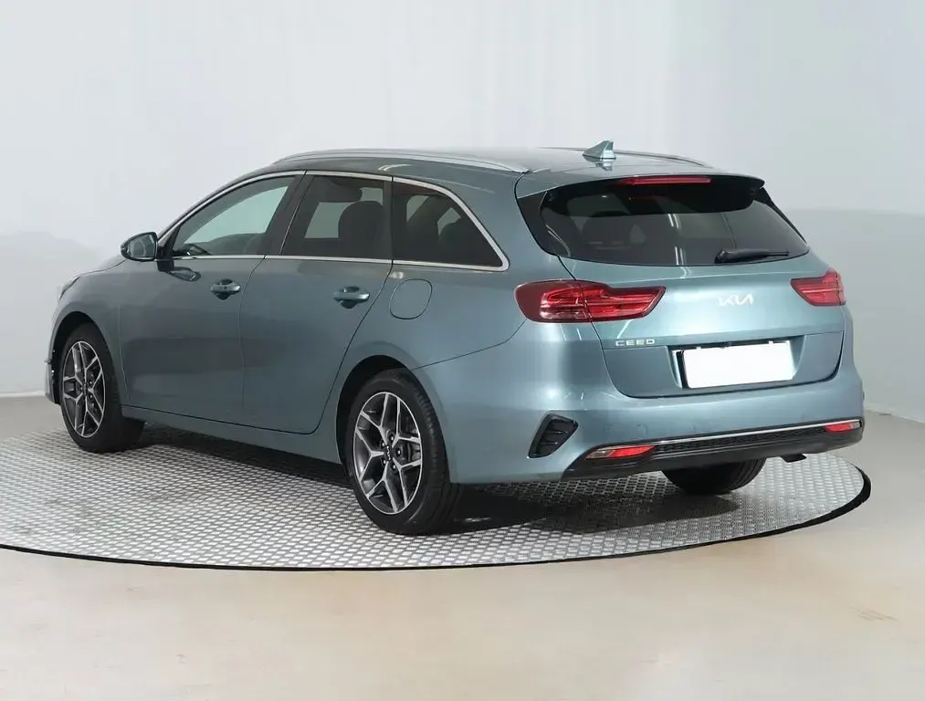 Gebraucht Kia Ceed Gold 140 PS (102 kW) 2025 Grau Kleinwagen