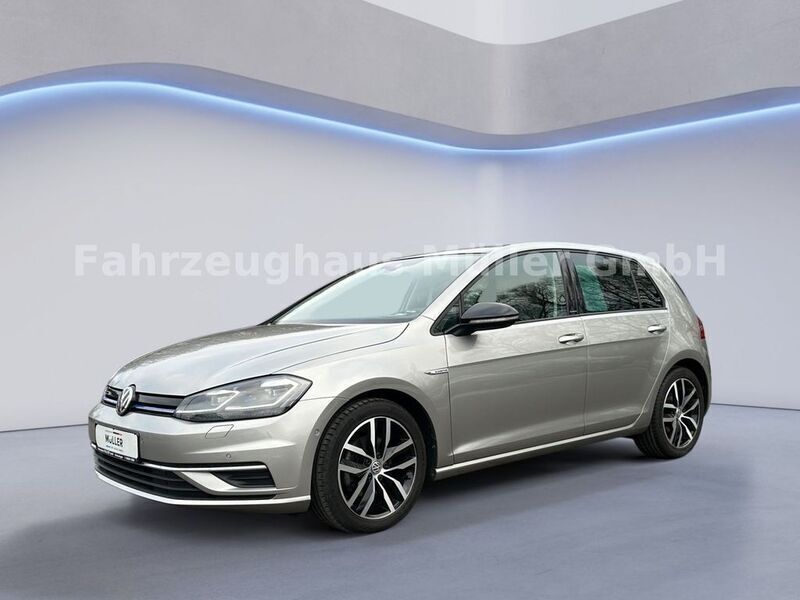Silber Gebraucht 2019 VW Golf VII IQ Drive Limousine | 17.490 € (Guter Preis) - Bild 1/4