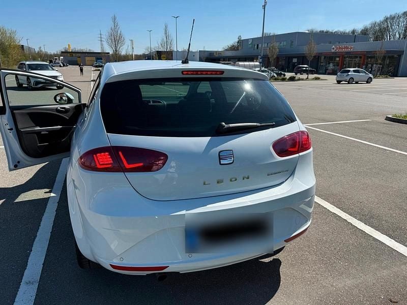 Gebraucht Seat Leon Ecomotive 105 PS (77 kW) 2012 Weiß Kleinwagen