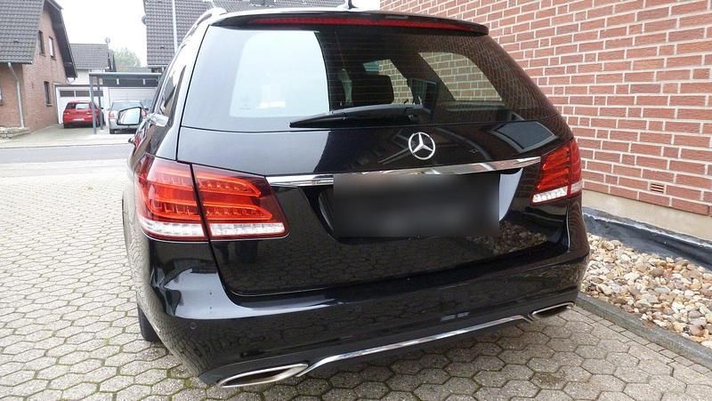 Gebraucht Mercedes E400 333 PS (244 kW) 2015 Schwarz Kombi