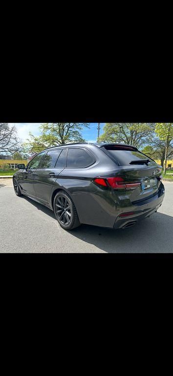Gebraucht BMW 540 Performance 340 PS (250 kW) 2022 Grau Kombi