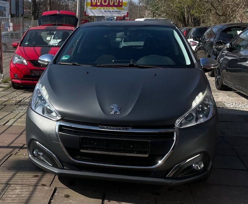 Grau Gebraucht 2017 Peugeot 208 Active Kleinwagen | 8.300 € (Fairer Preis) - Bild 1/4