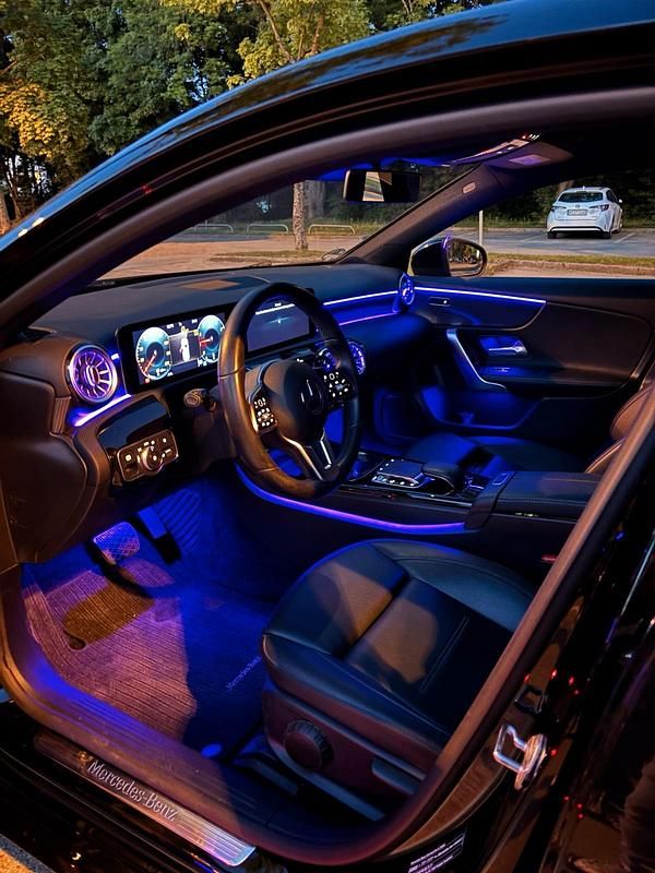 Schwarz Gebraucht 2019 Mercedes A220 Kleinwagen | 21.999 € (Fairer Preis) - Bild 1/4