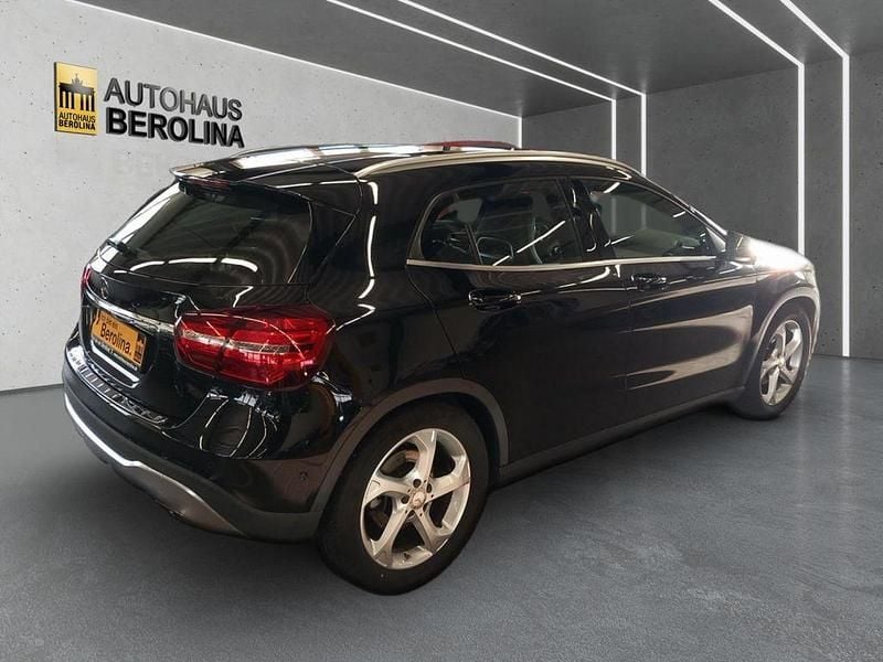 Gebraucht Mercedes GLA180 Urban 122 PS (89 kW) 2017 Schwarz SUV