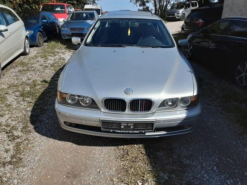 Silber Gebraucht 2002 BMW 525 Limousine | 2.690 € (Superpreis) - Bild 1/4