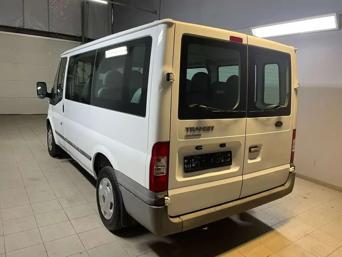 Gebraucht Ford Transit 86 PS (63 kW) 2011 Frostweiß Kombi