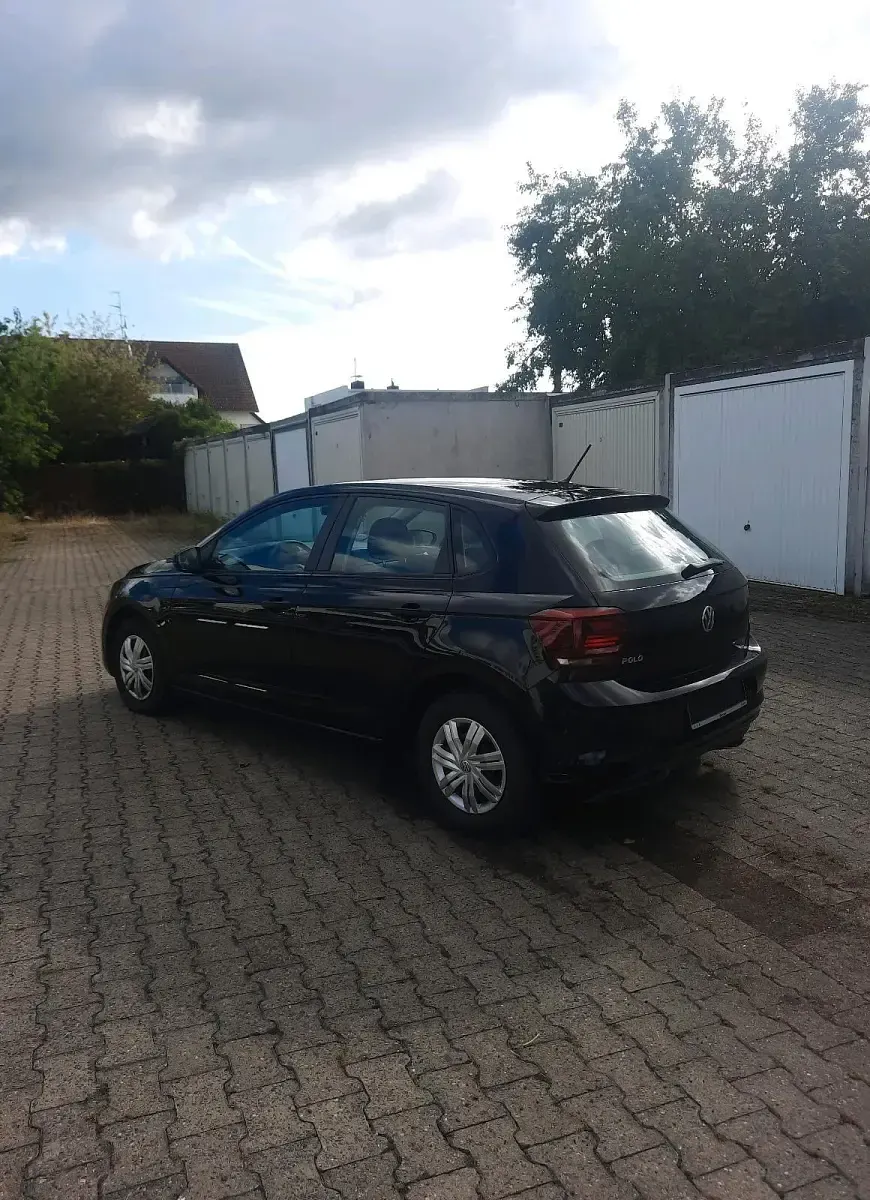 Gebraucht VW Polo 65 PS (47 kW) 2018 Schwarz Kleinwagen