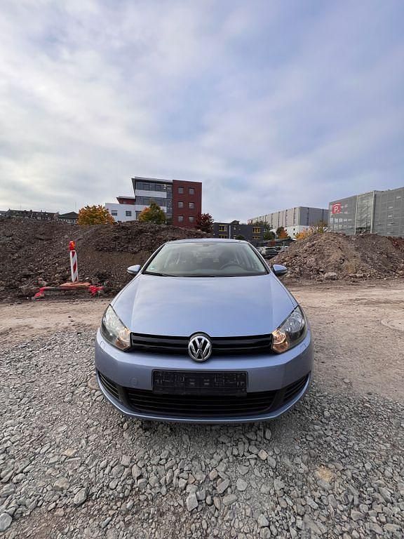 Blau Gebraucht 2009 VW Golf VI Trendline Limousine | 3.000 € (Guter Preis) - Bild 1/4