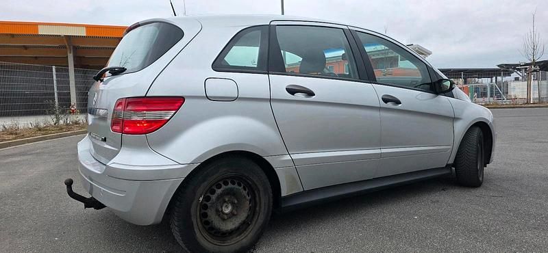 Gebraucht Mercedes B170 116 PS (85 kW) 2006 Silber Van / Kleinbus