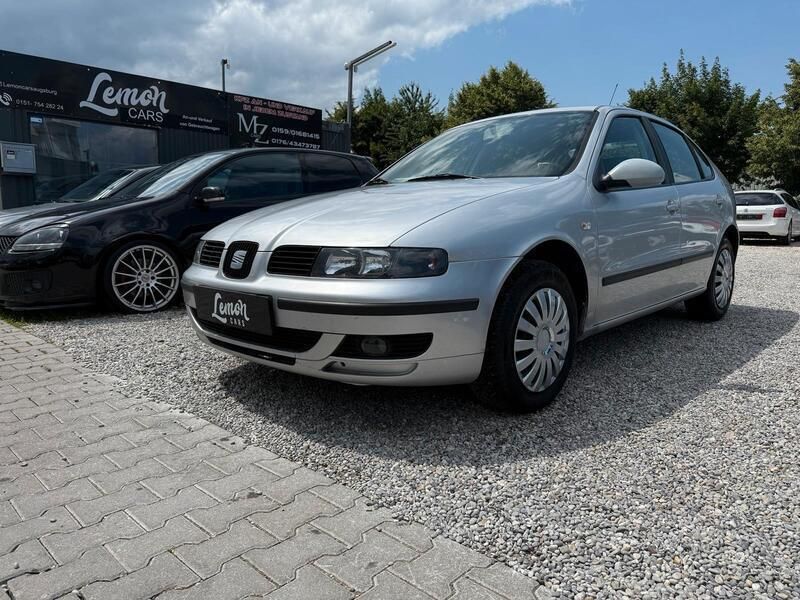 Grau Gebraucht 2004 Seat Leon Limousine | 1.490 € (Fairer Preis) - Bild 1/4