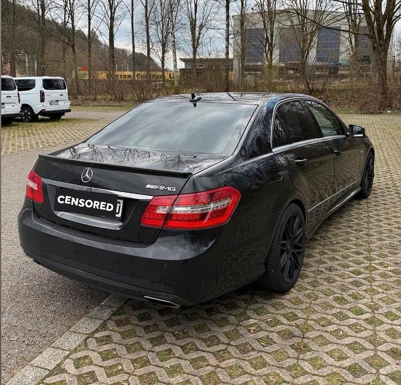 Second-hand Mercedes E250 204 CP (150 kW) 2012 Negru Berlinǎ