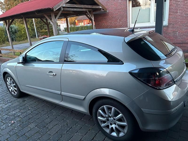 Andere farben Gebraucht 2007 Opel Astra GTC Sport Coupé | 6.500 € (Etwas zu teuer) - Bild 1/4