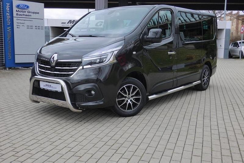 Gebraucht Renault Trafic Life 120 PS (88 kW) 2019 Schwarz midnight Van / Kleinbus