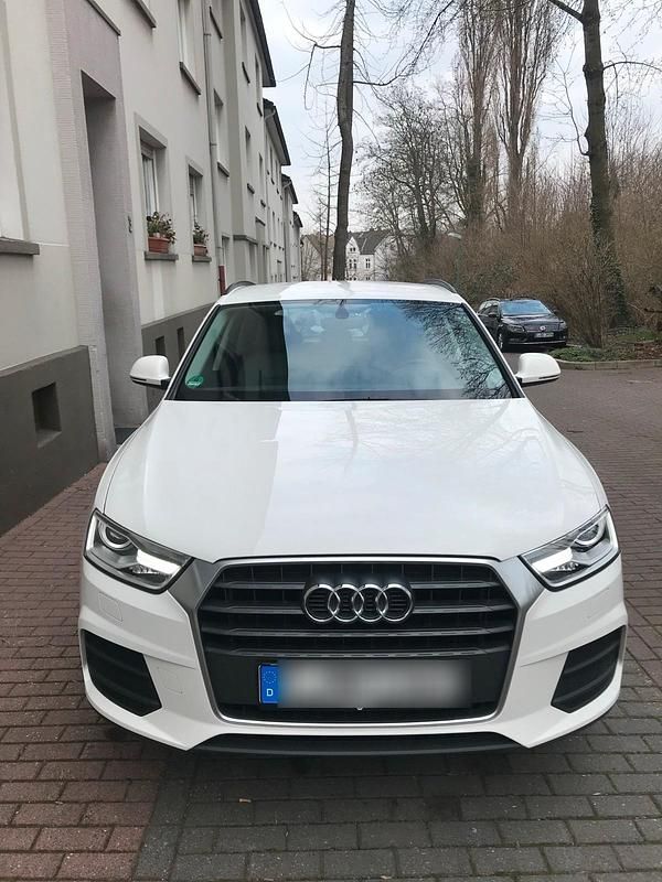 Weiß Gebraucht 2017 Audi Q3 SUV | 20.500 € (Etwas zu teuer) - Bild 1/4