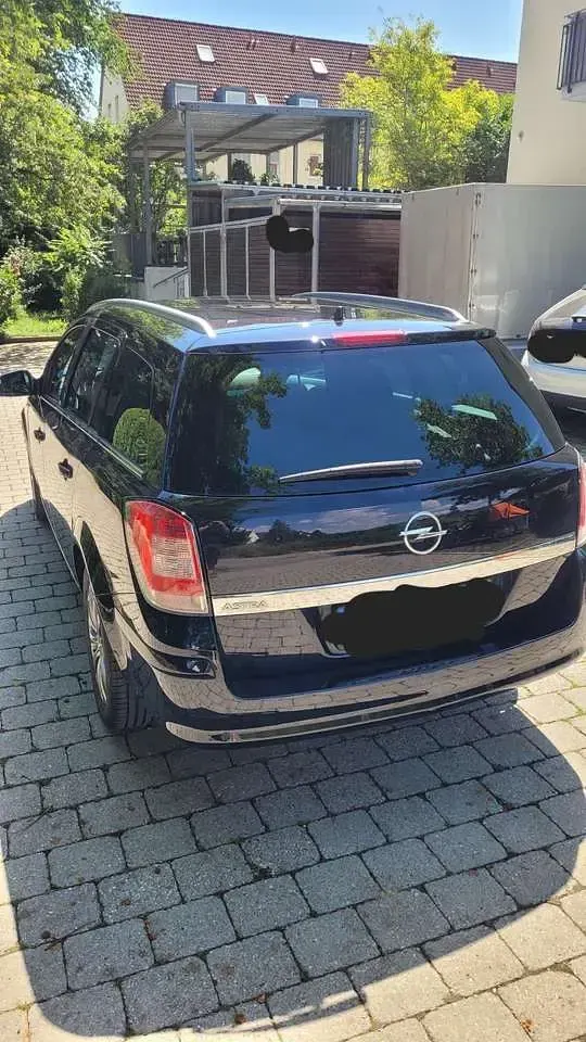 Gebraucht Opel Astra Edition 116 PS (85 kW) 2010 Schwarz Kombi