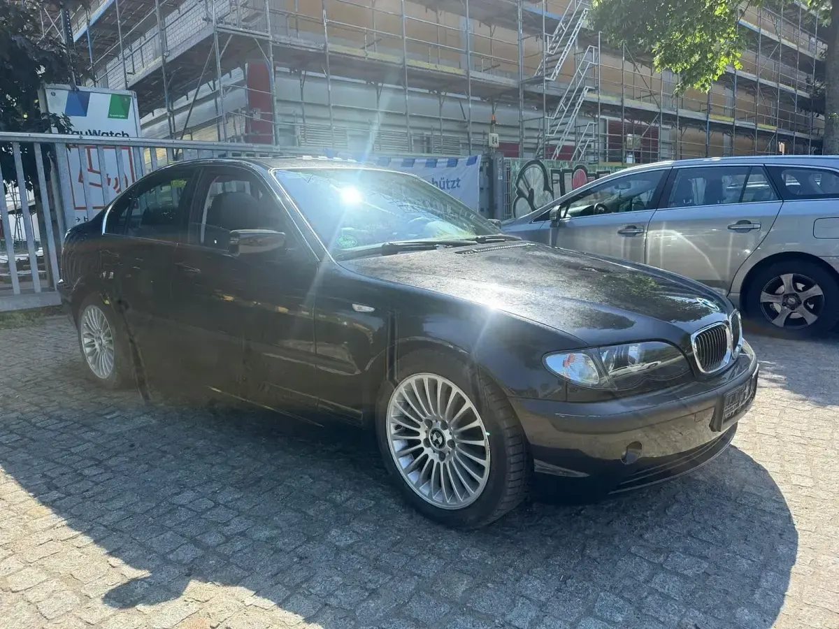 Gebraucht BMW 320 170 PS (125 kW) 2004 Schwarz Limousine