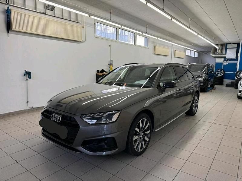 Grau Gebraucht 2020 Audi A4 Kombi | 19.500 € (Teuer) - Bild 1/4