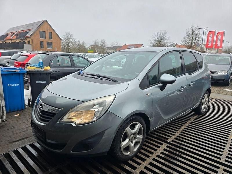 Gebraucht Opel Meriva 101 PS (74 kW) 2010 Silber Van / Kleinbus