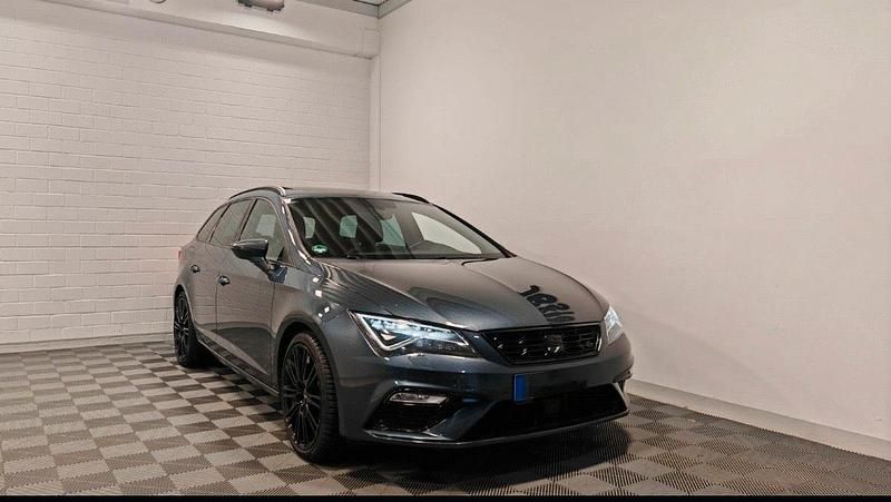 Grau Gebraucht 2018 Seat Leon ST Beats Kombi | 13.500 € (Superpreis) - Bild 1/4