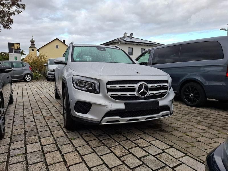 Silber Gebraucht 2020 Mercedes GLB180 SUV | 26.990 € (Fairer Preis) - Bild 1/4