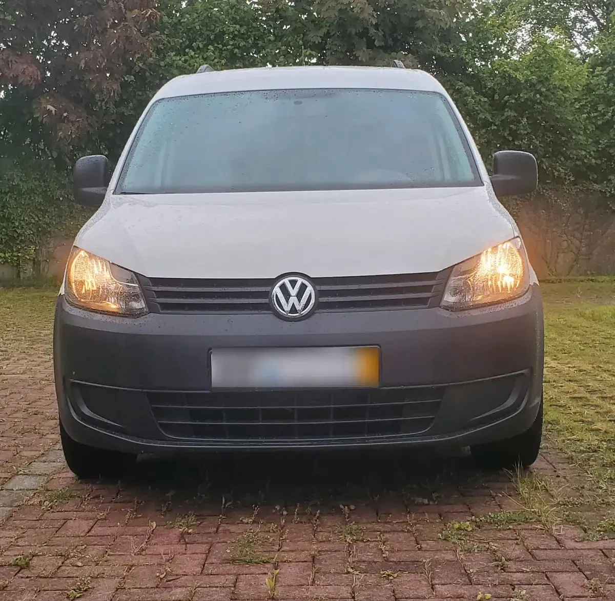 Gebraucht VW Caddy 109 PS (80 kW) 2012 Weiß Van / Kleinbus
