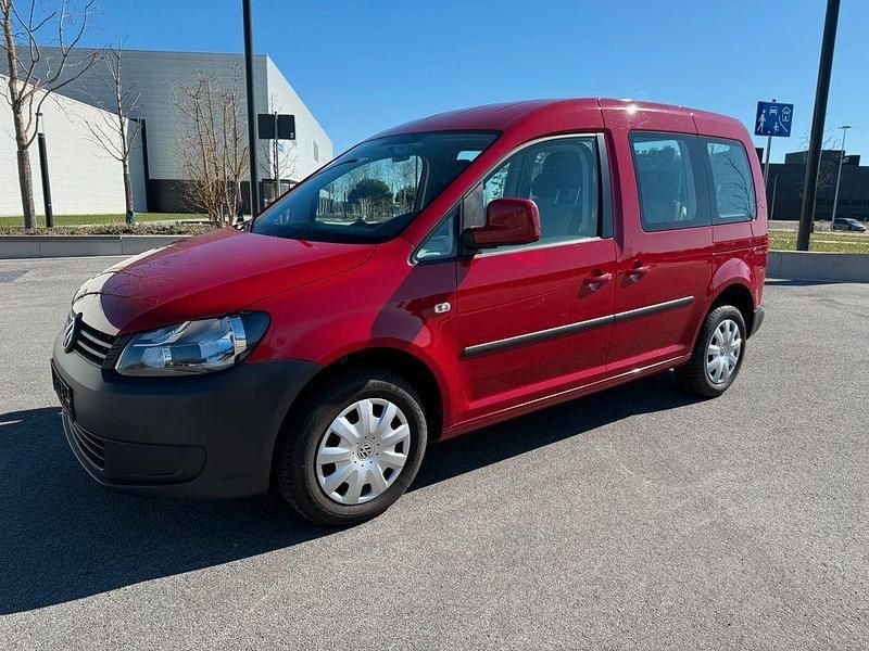 Gebraucht VW Caddy Trendline 102 PS (75 kW) 2012 Rot Van / Kleinbus