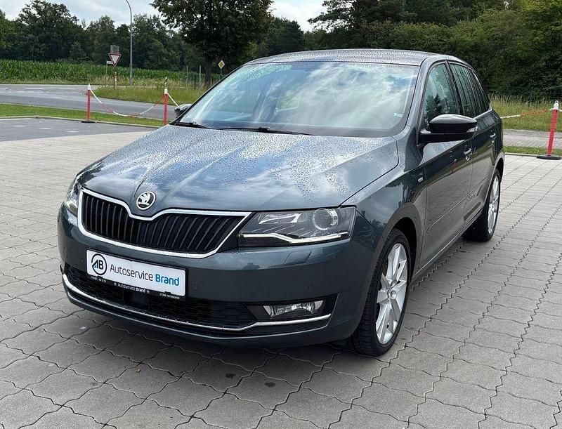Grau Gebraucht 2018 Skoda Rapid Clever Limousine | 12.990 € (Fairer Preis) - Bild 1/4