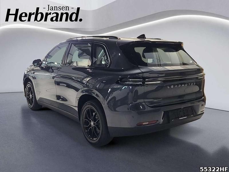 Gebraucht Leapmotor C10 215 PS (158 kW) 2025 Grau SUV