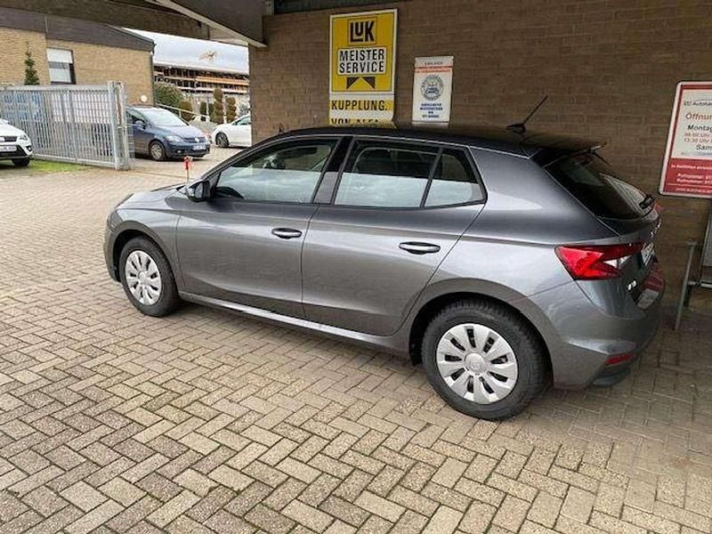 Neu Skoda Fabia Selection 116 PS (85 kW) 2025 Graphitegrau metallic Kleinwagen