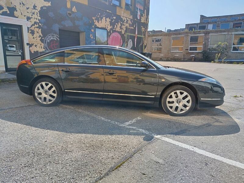 Grau Gebraucht 2008 Citroën C6 Limousine | 9.500 € (Superpreis) - Bild 1/4