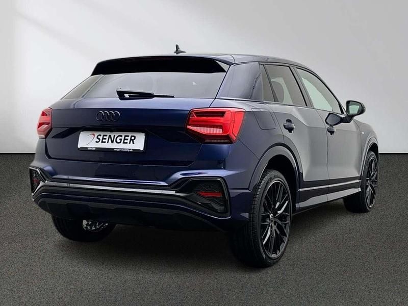 Neu Audi Q2 S-Line 150 PS (110 kW) 2026 Navarrablau SUV
