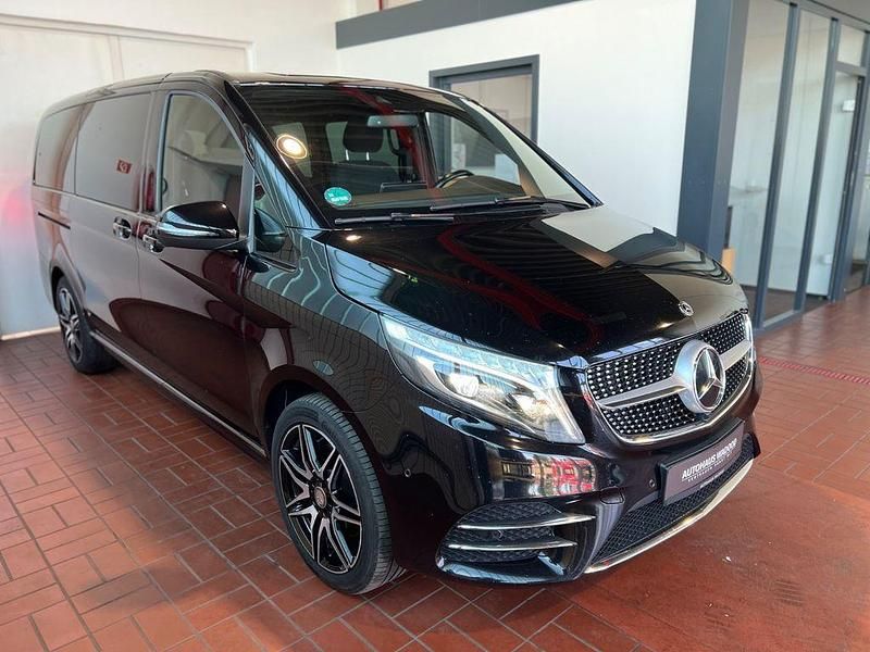 Schwarz Gebraucht 2020 Mercedes V300 AMG line Van / Kleinbus | 44.900 € (Fairer Preis) - Bild 1/4