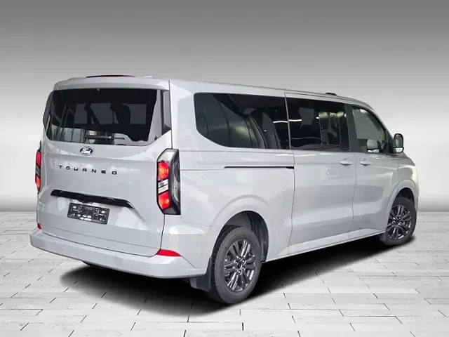 Usado Ford Tourneo Custom Titanium 136 HP (100 kW) 2025 Cinzento Van