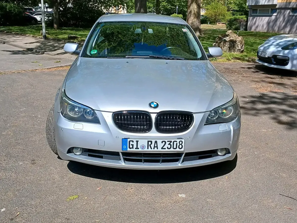 Gebraucht BMW 525 192 PS (141 kW) 2005 Silber Limousine