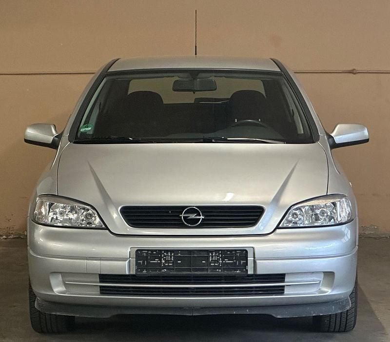 Gebraucht Opel Astra Edition 75 PS (55 kW) 1999 Silber Limousine