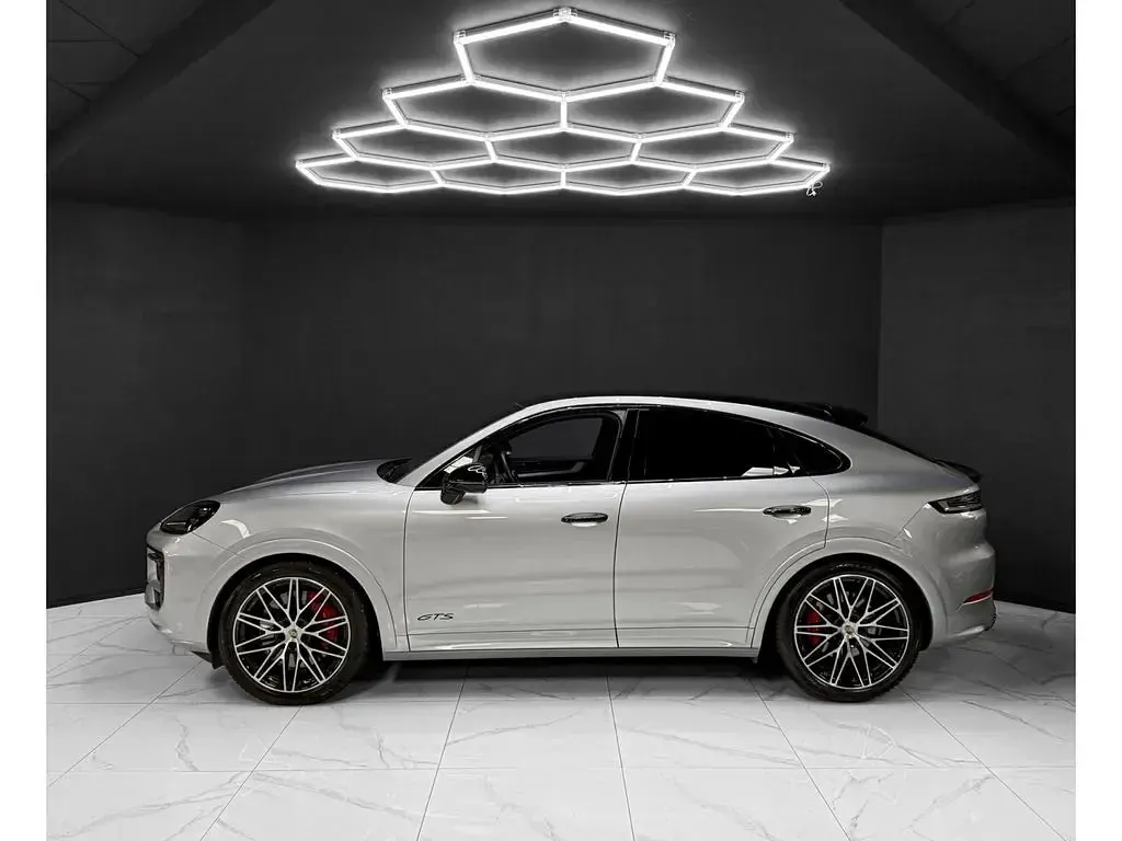 Usata Porsche Cayenne GTS 500 CV (367 kW) 2024 Grigio SUV