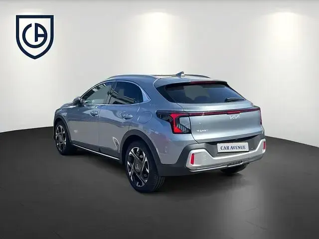 Neu Kia XCeed 179 PS (131 kW) 2026 Silber SUV